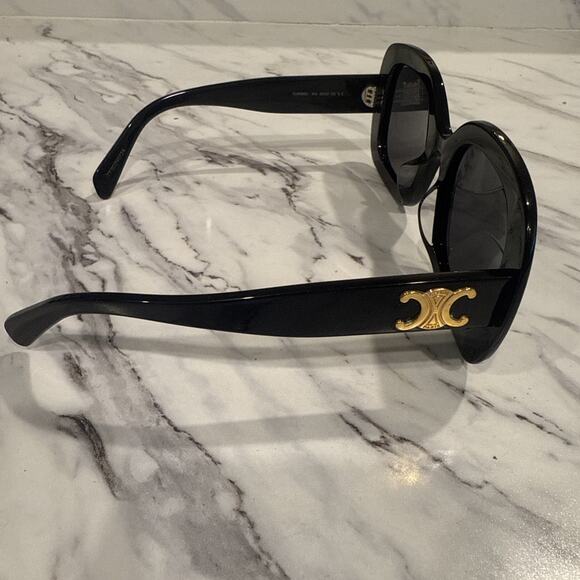 Black Sunglasses - Picture 3 of 9